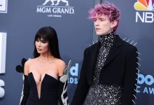 Megan Fox dan Machine Gun Kelly berpegangan tangan