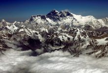 "Ditolak untuk turun": dua pendaki dari India, Filipina mati di Gunung Everest