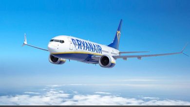 Ryanair memesan pramugari untuk mengembalikan kenaikan gaji yang mereka terima