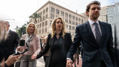 Mitra penipu Elizabeth Holmes meluncurkan perusahaan penguji darah baru yang mirip dengan Theranos