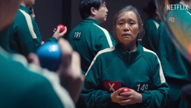 Geum-ja (kang ae-shim) dan yong-sik (yang dong-geun) saling menatap di pertandingan cumi-cumi musim 3