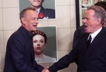 Tom Hanks dan Bryan Cranston di pemutaran perdana New York dari The Phoenician Scheme-NYC