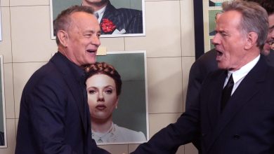 Tom Hanks dan Bryan Cranston di pemutaran perdana New York dari The Phoenician Scheme-NYC