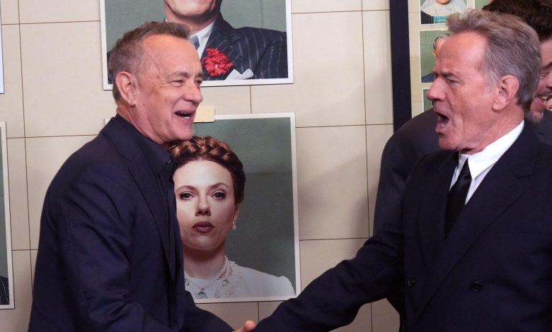 Tom Hanks dan Bryan Cranston di pemutaran perdana New York dari The Phoenician Scheme-NYC