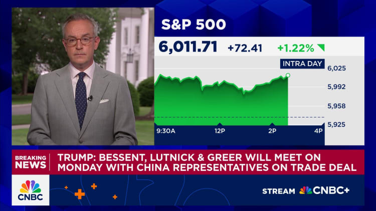 Trump: Bessent, Lutnick untuk bertemu dengan perwakilan China pada hari Senin