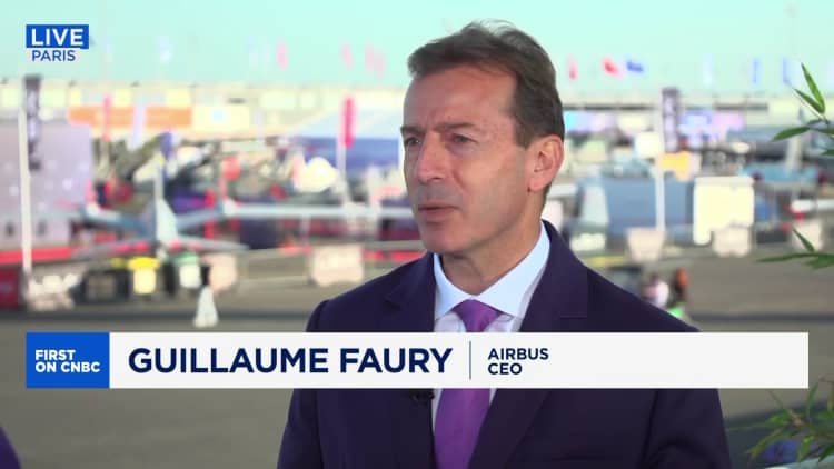CEO Airbus mengatakan momentum dalam industri penerbangan 'sangat kuat' meskipun jatuh dalam pesanan pesawat