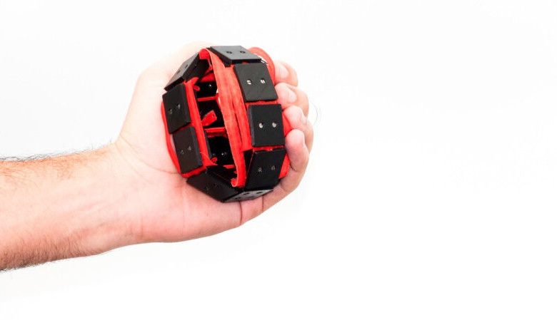 Salah satu konfigurasi tangiball yang memungkinkan. 2025 RRL EPFL CC oleh SA 4.0