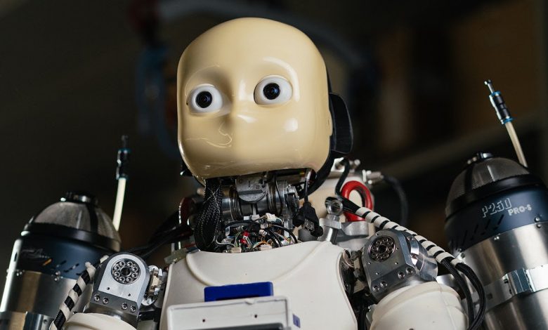 IronCub3: Liftoff pertama dari robot humanoid bertenaga jet - YouTube