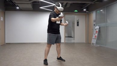 Orang-orang muda secara teratur mempraktikkan olahraga berbasis VR seperti sepak bola dan Table TE