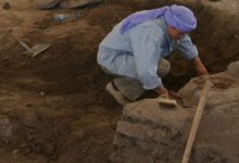 Eva Rosenstock Selama Penggalian di Çatalhöyük West pada 2008: - Di Foreg