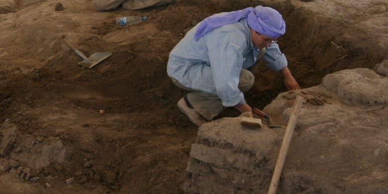 Eva Rosenstock Selama Penggalian di Çatalhöyük West pada 2008: - Di Foreg