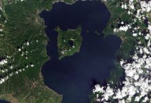 Gambar satelit Danau Taal, Pulau Gunung Berapi dan Danau Kawah Utama.
