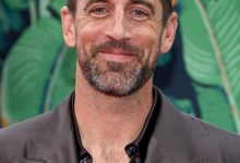 Aaron Rodgers untuk segera kembali ke NFL, berjalan tanpa tongkat