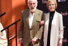 Dick Van Dyke dan Carol Burnett di upacara cetak tangannya