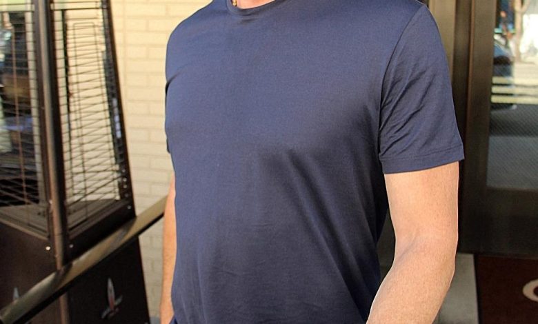 Eric Dane terlihat meninggalkan makan siang di telapak tangan