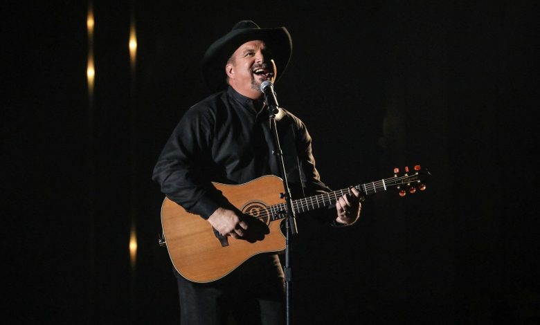 Garth Brooks di CMA Awards Tahunan ke -52 - Tampilkan