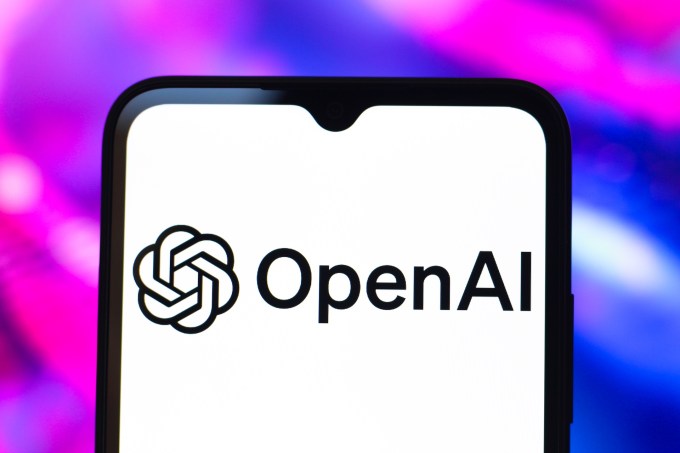 Logo OpenAI terlihat ditampilkan pada layar ponsel cerdas.