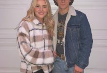 Jenna Weeks dan Montana Jordan berpose bersama