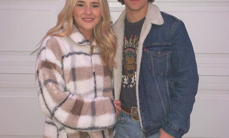 Jenna Weeks dan Montana Jordan berpose bersama