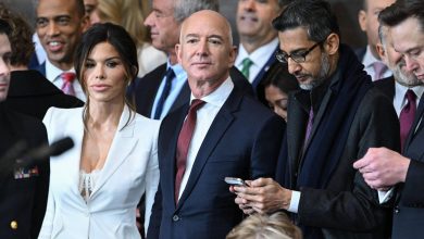 Lauren Sanchez dan Jeff Bezos di Trump dan Vance bersumpah di Capitol AS