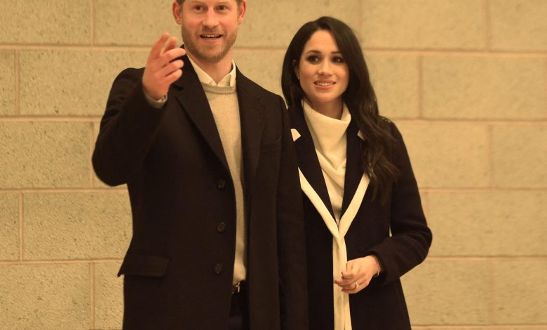 Pangeran Harry dan Meghan Markle pada kunjungan ke Nechells Wellbeing Center, Birmingham