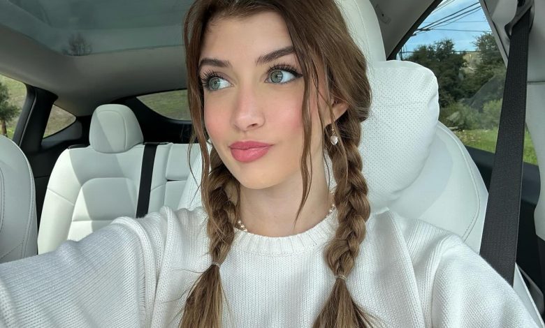 Sami Sheen membentak selfie