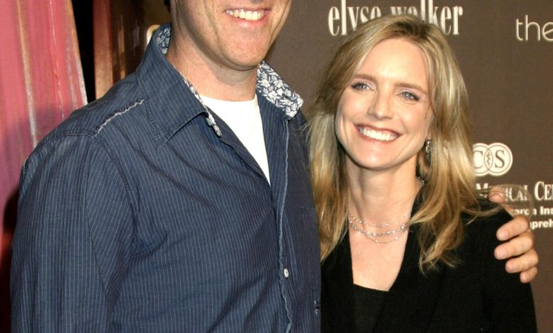 Courtney Thorne-Smith dan Roger Fishman