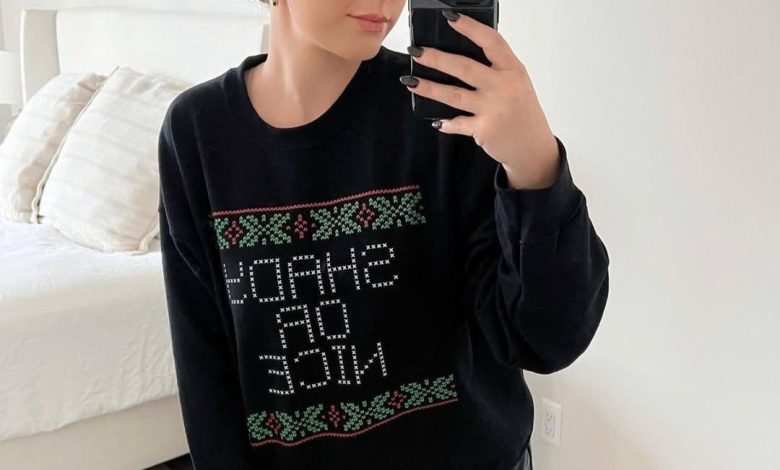 Hailie Jade Mirror Selfie