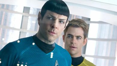 Spock dan Kirk tampak serius di Star Trek Into Darkness