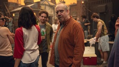 Paul Giamatti As Phillip di Black Mirror's Eulogy