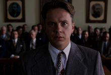 Andy Dufresne terlihat khawatir di pengadilan dalam penebusan Shawshank