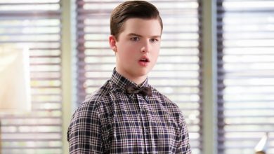 Iain Armitage sebagai Sheldon Cooper tampak terkejut di Sheldon muda