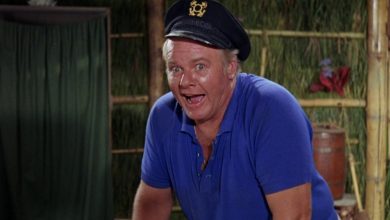 Kapten terlihat terkejut di Pulau Gilligan.