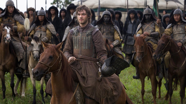 Marco Polo mengendarai kudanya di kepala tentara Mongol