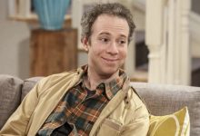 Kevin Sussman sebagai Stuart Bloom dalam teori Big Bang