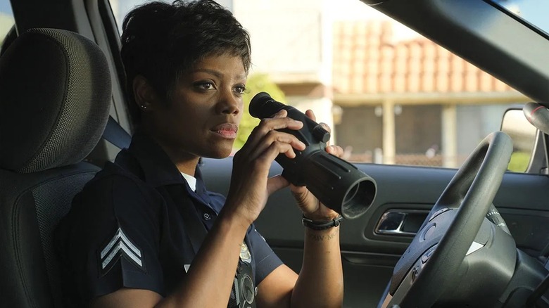 Afton Williamson sebagai Uskup Talia Surveilling di Rookie