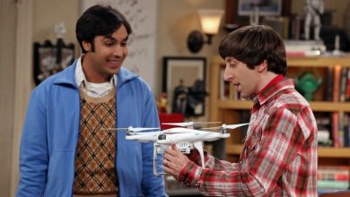 Kunal Nayyar Raj Koothappali dan Howard Wolowitz dari Simon Helberg dengan drone pada teori Big Bang
