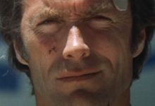 Harry Callahan dari Clint Eastwood terlihat dalam jarak dekat di Magnum Force