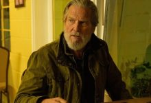 Jeff Bridges 'Dan Chase memindai ancaman di luar layar pada orang tua itu