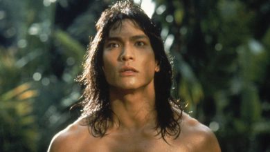 Dewasa Mowgli yang terlihat heran dalam versi The Jungle Book versi 1994