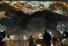 T-Rex mengoceh di teater drive-in di Jurassic World Dominion