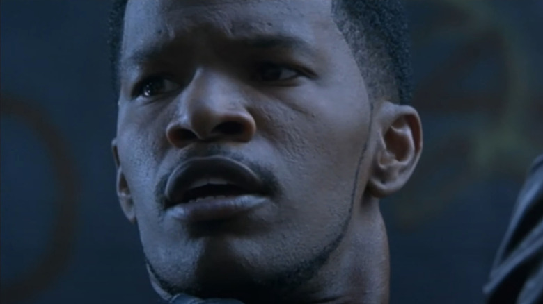 Jamie Foxx sebagai Alvin tampak khawatir dalam umpan