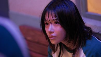 Jun-hee menangis dan tampak takut pada permainan cumi