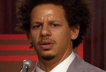 Eric André terlihat canggung di acara Eric André