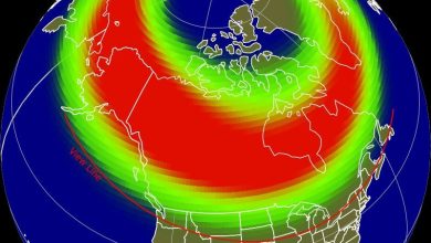 Peta ramalan aurora di Amerika Utara dengan garis tampilan yang membentang ke AS yang berdekatan