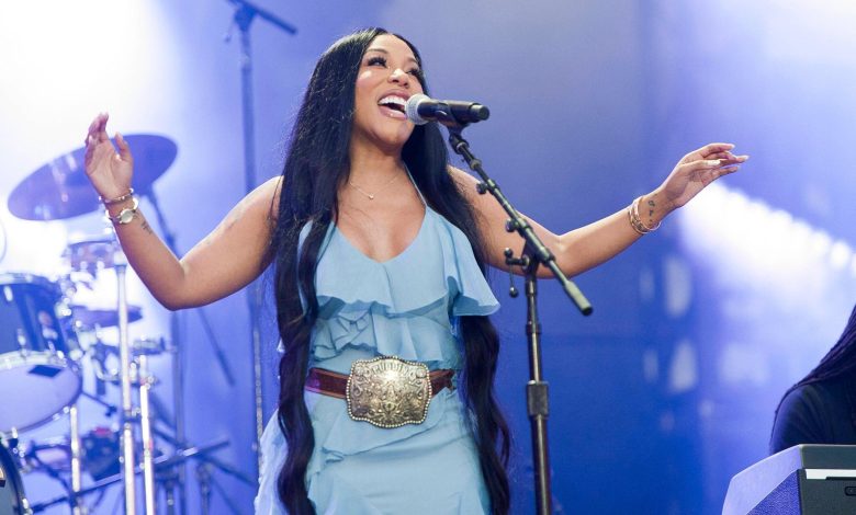 K. Michelle selama CMA Fest 2025.