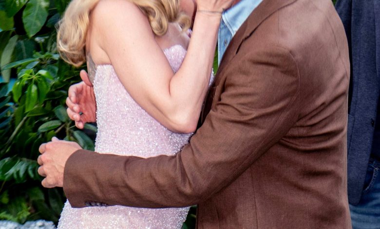 Scarlett Johansson, Jonathan Bailey