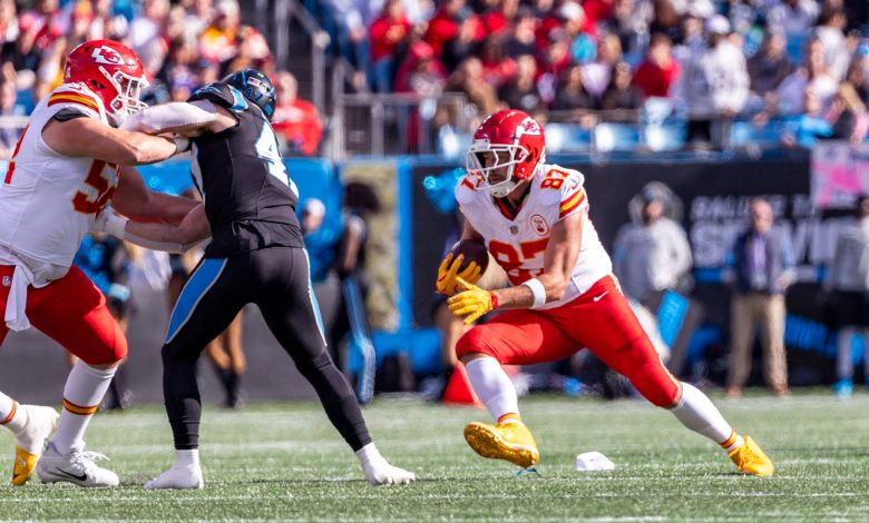 Travis Kelce di bidang NFL