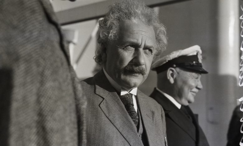 'Bahaya mengerikan untuk semua umat manusia': surat anti-perang Einstein yang kuat akan dilelang